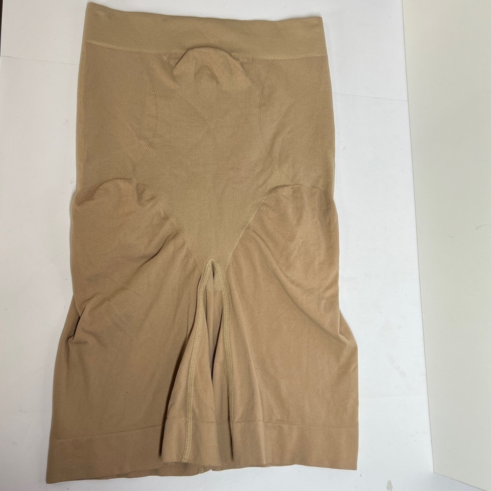 Rhonda Shear Shorts Shapewear Light Compression M NWOT